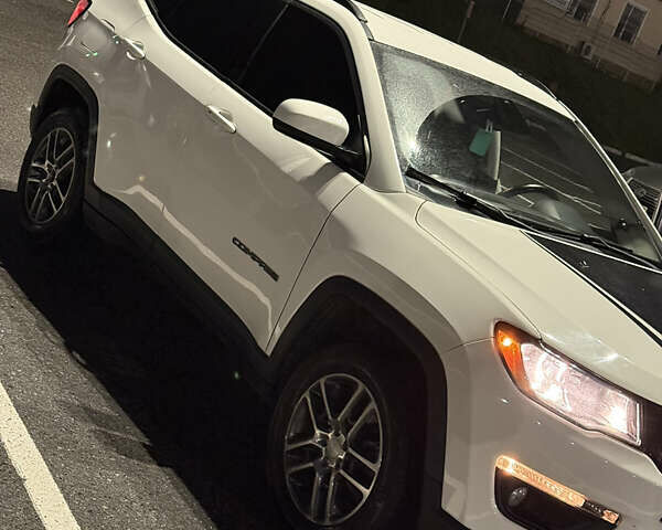 Белый Джип Компас, объемом двигателя 2.36 л и пробегом 99 тыс. км за 15900 $, фото 2 на Automoto.ua