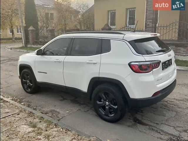 Білий Джип Compass, об'ємом двигуна 2.4 л та пробігом 106 тис. км за 18200 $, фото 5 на Automoto.ua