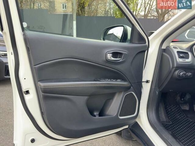 Белый Джип Компас, объемом двигателя 2.36 л и пробегом 60 тыс. км за 15900 $, фото 17 на Automoto.ua