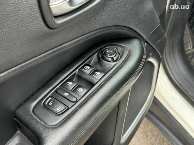 Білий Джип Compass, об'ємом двигуна 2.4 л та пробігом 119 тис. км за 17890 $, фото 13 на Automoto.ua