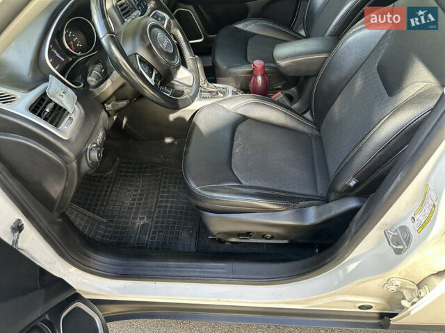 Белый Джип Компас, объемом двигателя 2.36 л и пробегом 75 тыс. км за 14800 $, фото 18 на Automoto.ua