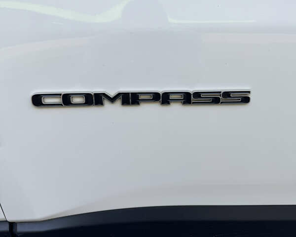 Білий Джип Compass, об'ємом двигуна 2.4 л та пробігом 177 тис. км за 12500 $, фото 9 на Automoto.ua