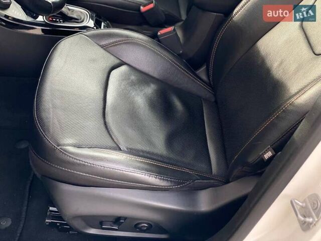 Белый Джип Компас, объемом двигателя 2.36 л и пробегом 108 тыс. км за 15490 $, фото 24 на Automoto.ua