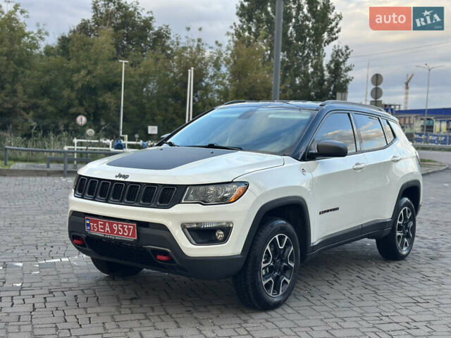 Белый Джип Компас, объемом двигателя 2.4 л и пробегом 142 тыс. км за 15499 $, фото 2 на Automoto.ua