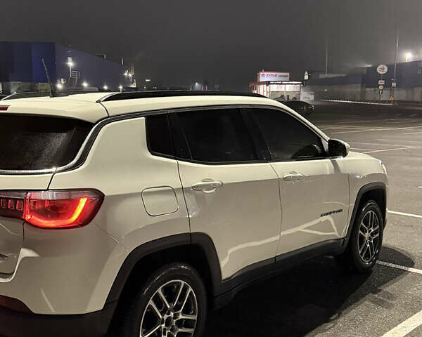 Белый Джип Компас, объемом двигателя 2.36 л и пробегом 99 тыс. км за 15900 $, фото 3 на Automoto.ua