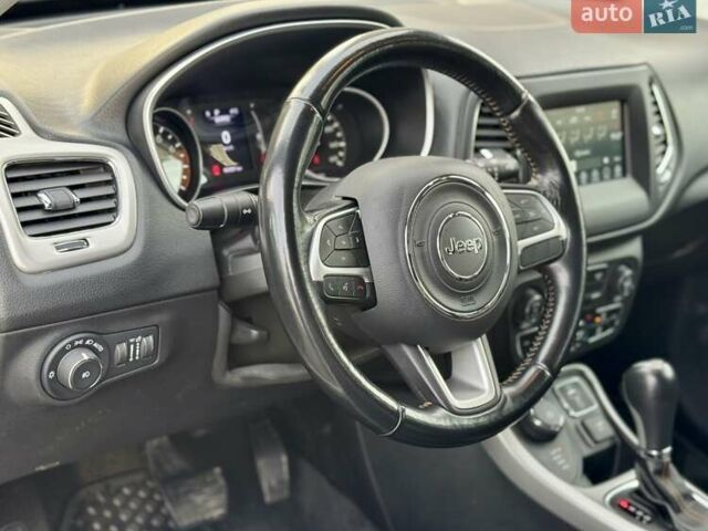 Белый Джип Компас, объемом двигателя 2.36 л и пробегом 60 тыс. км за 15900 $, фото 4 на Automoto.ua