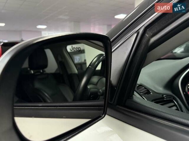 Джип Компас 2019 в Полтаве на Automoto.ua Белый Джип Компас, объемом двигателя 2.4 л и пробегом 201 тыс. км за 15300 $, фото 12 на Automoto.ua