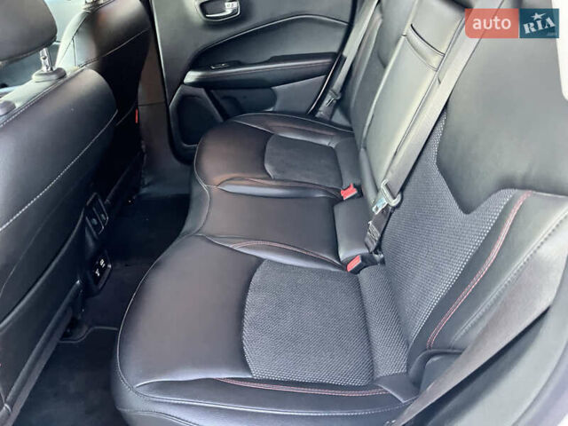 Джип Компас 2019 в Киеве на Automoto.ua Белый Джип Компас, объемом двигателя 2.36 л и пробегом 109 тыс. км за 17500 $, фото 41 на Automoto.ua