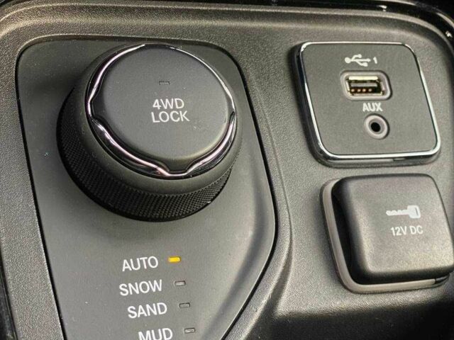 Белый Джип Компас, объемом двигателя 2.4 л и пробегом 108 тыс. км за 15490 $, фото 18 на Automoto.ua