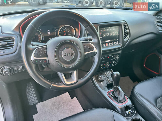 Джип Компас 2019 в Киеве на Automoto.ua Белый Джип Компас, объемом двигателя 2.36 л и пробегом 109 тыс. км за 17500 $, фото 34 на Automoto.ua