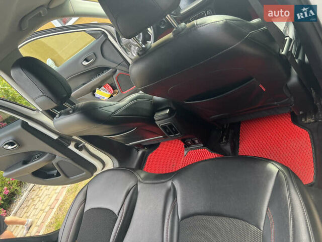 Белый Джип Компас, объемом двигателя 2.36 л и пробегом 74 тыс. км за 16700 $, фото 17 на Automoto.ua