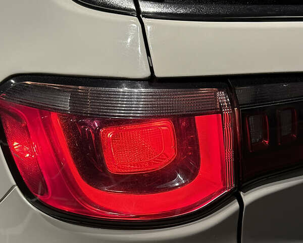 Белый Джип Компас, объемом двигателя 2.36 л и пробегом 99 тыс. км за 15900 $, фото 7 на Automoto.ua