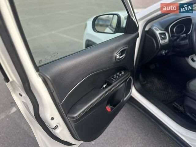 Білий Джип Compass, об'ємом двигуна 2.36 л та пробігом 42 тис. км за 15200 $, фото 45 на Automoto.ua