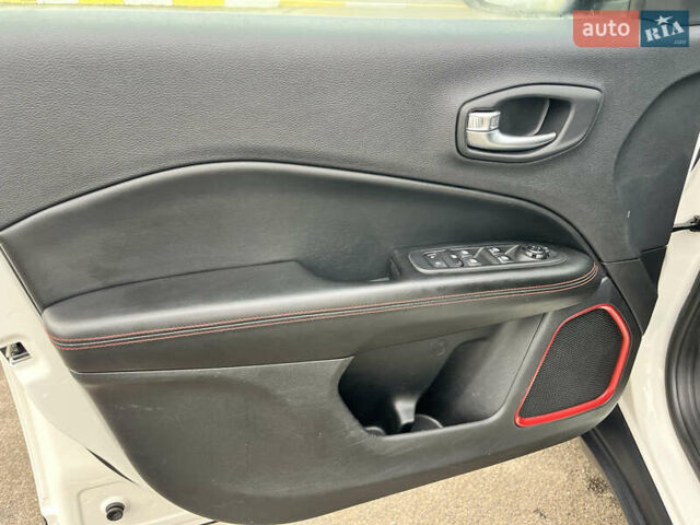 Белый Джип Компас, объемом двигателя 2.36 л и пробегом 109 тыс. км за 17000 $, фото 46 на Automoto.ua