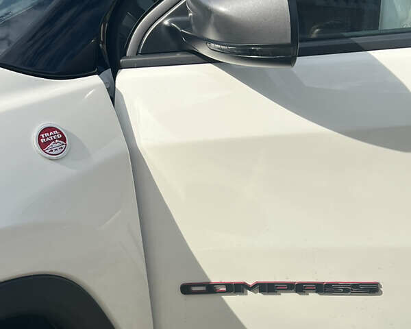 Белый Джип Компас, объемом двигателя 2.36 л и пробегом 74 тыс. км за 16700 $, фото 10 на Automoto.ua