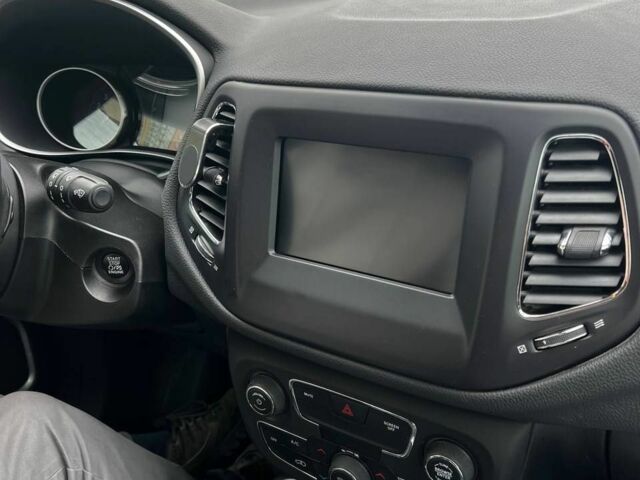 Белый Джип Компас, объемом двигателя 2.4 л и пробегом 86 тыс. км за 15300 $, фото 6 на Automoto.ua