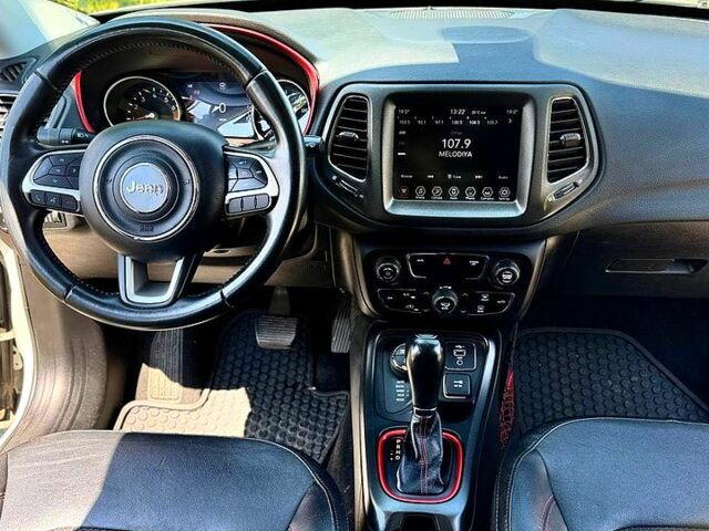 Білий Джип Compass, об'ємом двигуна 2.4 л та пробігом 108 тис. км за 17000 $, фото 9 на Automoto.ua
