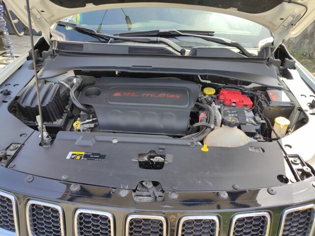 Белый Джип Компас, объемом двигателя 2.4 л и пробегом 79 тыс. км за 18500 $, фото 6 на Automoto.ua