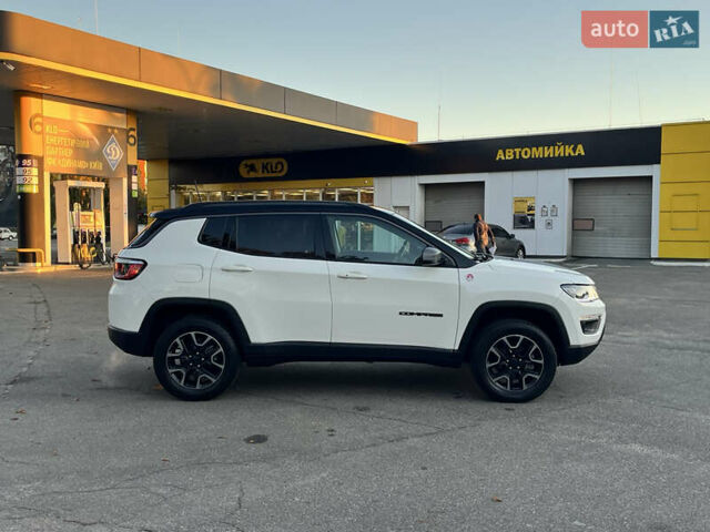 Джип Компас 2019 в Киеве на Automoto.ua Белый Джип Компас, объемом двигателя 2.36 л и пробегом 109 тыс. км за 17500 $, фото 8 на Automoto.ua