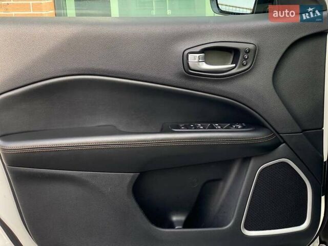 Белый Джип Компас, объемом двигателя 2.36 л и пробегом 108 тыс. км за 15490 $, фото 19 на Automoto.ua