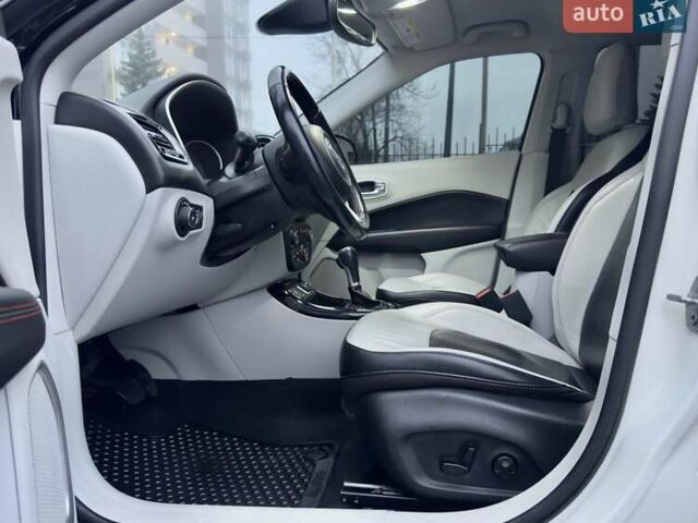 Белый Джип Компас, объемом двигателя 2.36 л и пробегом 71 тыс. км за 16400 $, фото 17 на Automoto.ua