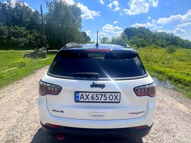 Білий Джип Compass, об'ємом двигуна 2.4 л та пробігом 108 тис. км за 17000 $, фото 2 на Automoto.ua