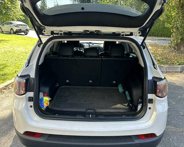 Белый Джип Компас, объемом двигателя 2.36 л и пробегом 75 тыс. км за 14800 $, фото 9 на Automoto.ua