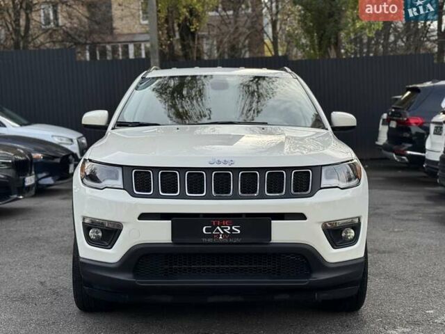 Белый Джип Компас, объемом двигателя 2.36 л и пробегом 60 тыс. км за 15900 $, фото 1 на Automoto.ua