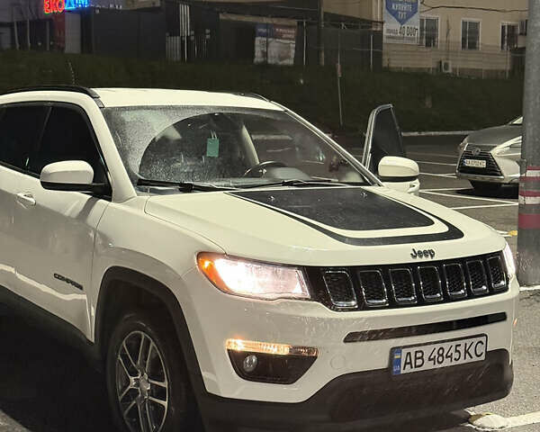 Белый Джип Компас, объемом двигателя 2.36 л и пробегом 99 тыс. км за 15900 $, фото 1 на Automoto.ua