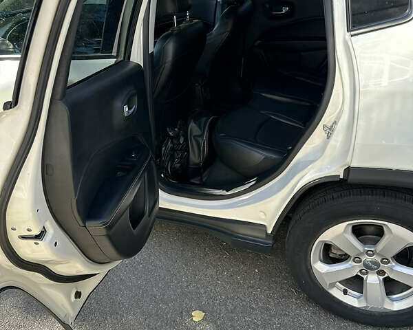 Белый Джип Компас, объемом двигателя 2.36 л и пробегом 75 тыс. км за 14800 $, фото 10 на Automoto.ua