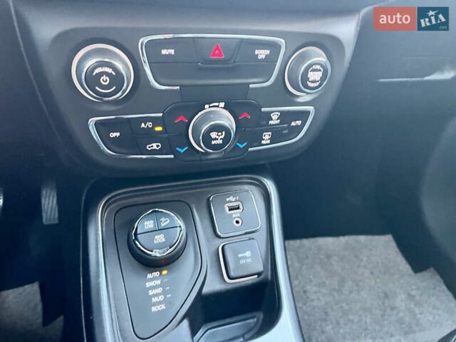 Белый Джип Компас, объемом двигателя 2.36 л и пробегом 109 тыс. км за 17500 $, фото 31 на Automoto.ua