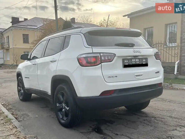 Білий Джип Compass, об'ємом двигуна 2.4 л та пробігом 106 тис. км за 18200 $, фото 7 на Automoto.ua