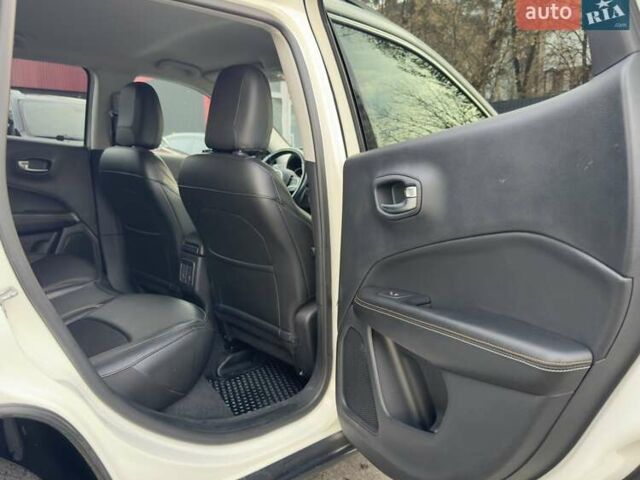 Белый Джип Компас, объемом двигателя 2.36 л и пробегом 60 тыс. км за 15900 $, фото 21 на Automoto.ua