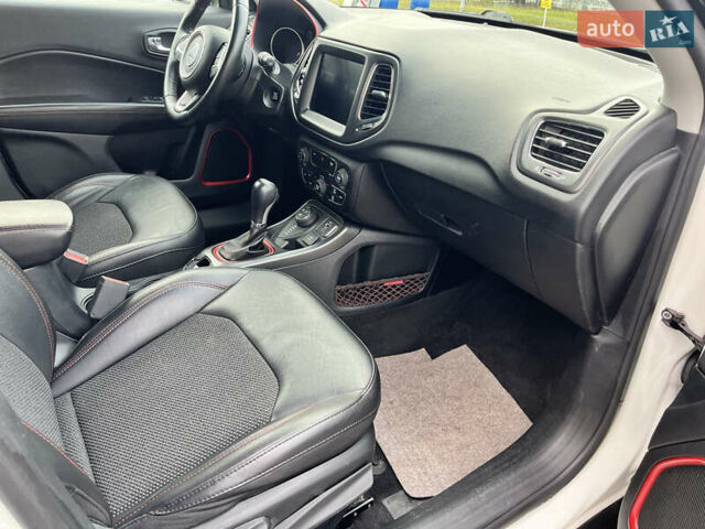 Белый Джип Компас, объемом двигателя 2.36 л и пробегом 109 тыс. км за 17000 $, фото 59 на Automoto.ua