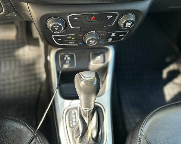 Белый Джип Компас, объемом двигателя 2.36 л и пробегом 75 тыс. км за 14800 $, фото 21 на Automoto.ua