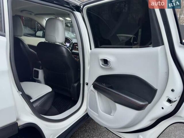 Белый Джип Компас, объемом двигателя 2.36 л и пробегом 71 тыс. км за 16400 $, фото 22 на Automoto.ua