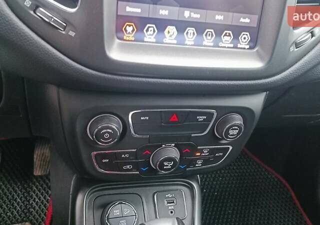 Білий Джип Compass, об'ємом двигуна 2.36 л та пробігом 112 тис. км за 17500 $, фото 21 на Automoto.ua