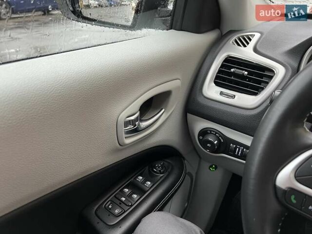 Білий Джип Compass, об'ємом двигуна 2.36 л та пробігом 67 тис. км за 19999 $, фото 23 на Automoto.ua