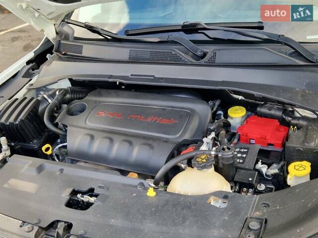 Джип Компас 2020 в Сумах на Automoto.ua Белый Джип Компас, объемом двигателя 2.36 л и пробегом 71 тыс. км за 15500 $, фото 24 на Automoto.ua