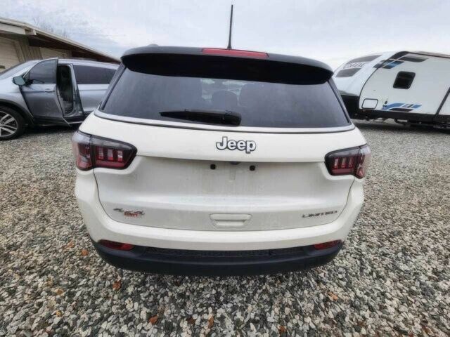 Белый Джип Компас, объемом двигателя 2.4 л и пробегом 37 тыс. км за 3400 $, фото 3 на Automoto.ua