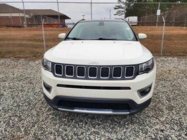 Белый Джип Компас, объемом двигателя 2.4 л и пробегом 37 тыс. км за 3400 $, фото 1 на Automoto.ua