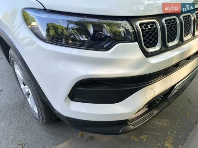 Білий Джип Compass, об'ємом двигуна 2.36 л та пробігом 39 тис. км за 17900 $, фото 5 на Automoto.ua