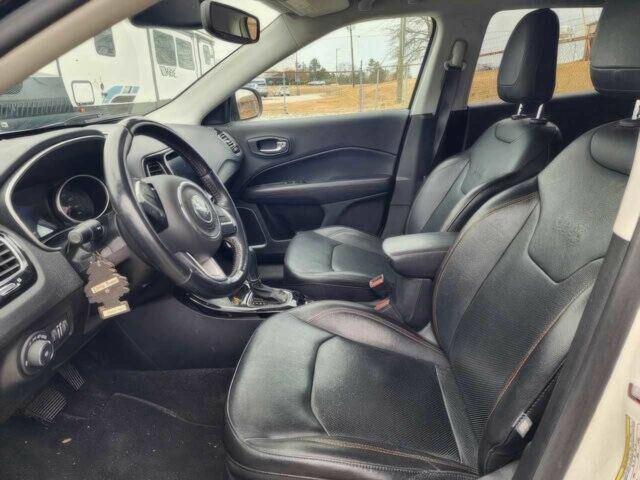 Белый Джип Компас, объемом двигателя 2.4 л и пробегом 37 тыс. км за 3400 $, фото 6 на Automoto.ua