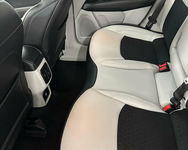 Білий Джип Compass, об'ємом двигуна 2.36 л та пробігом 67 тис. км за 19999 $, фото 17 на Automoto.ua