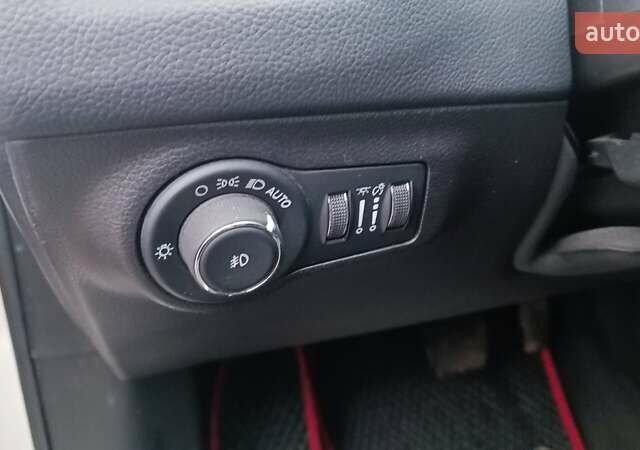 Білий Джип Compass, об'ємом двигуна 2.36 л та пробігом 112 тис. км за 17500 $, фото 27 на Automoto.ua