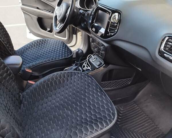 Білий Джип Compass, об'ємом двигуна 2.36 л та пробігом 95 тис. км за 19300 $, фото 7 на Automoto.ua