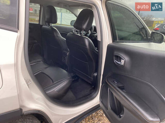 Білий Джип Compass, об'ємом двигуна 2.36 л та пробігом 34 тис. км за 18450 $, фото 26 на Automoto.ua