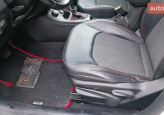 Білий Джип Compass, об'ємом двигуна 2.36 л та пробігом 112 тис. км за 17500 $, фото 19 на Automoto.ua