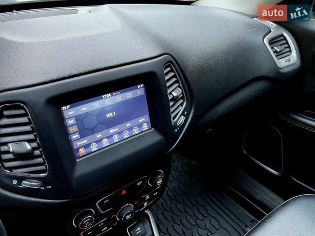 Білий Джип Compass, об'ємом двигуна 2.36 л та пробігом 65 тис. км за 17500 $, фото 31 на Automoto.ua
