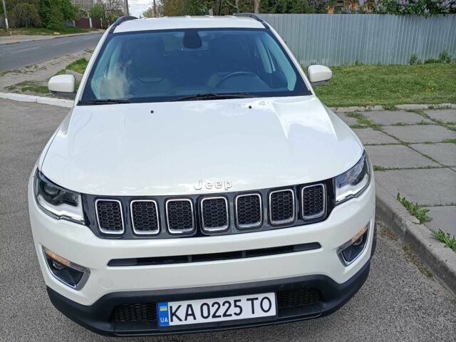 Белый Джип Компас, объемом двигателя 2.4 л и пробегом 105 тыс. км за 16450 $, фото 1 на Automoto.ua